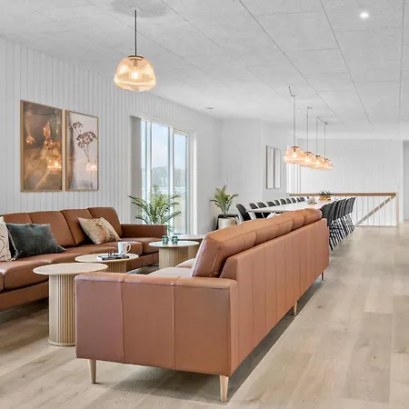 Stunning In With Kitchen