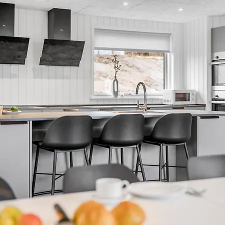 Stunning In With Kitchen