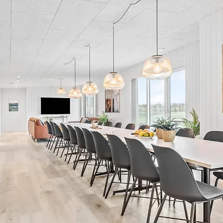 Stunning In With Kitchen Feriehus