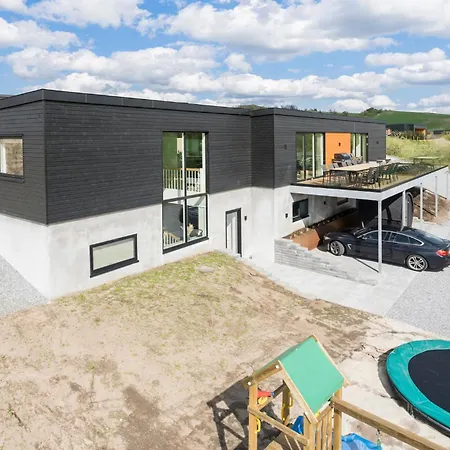 Stunning In With Kitchen