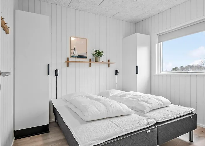 Stunning In With Kitchen