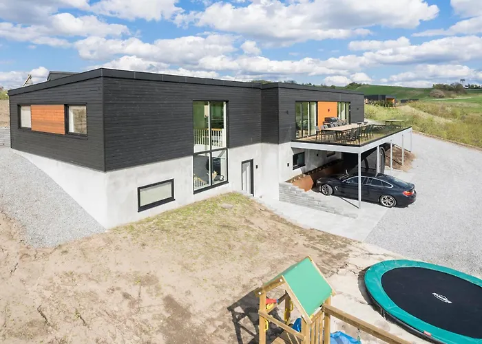 Stunning In With Kitchen